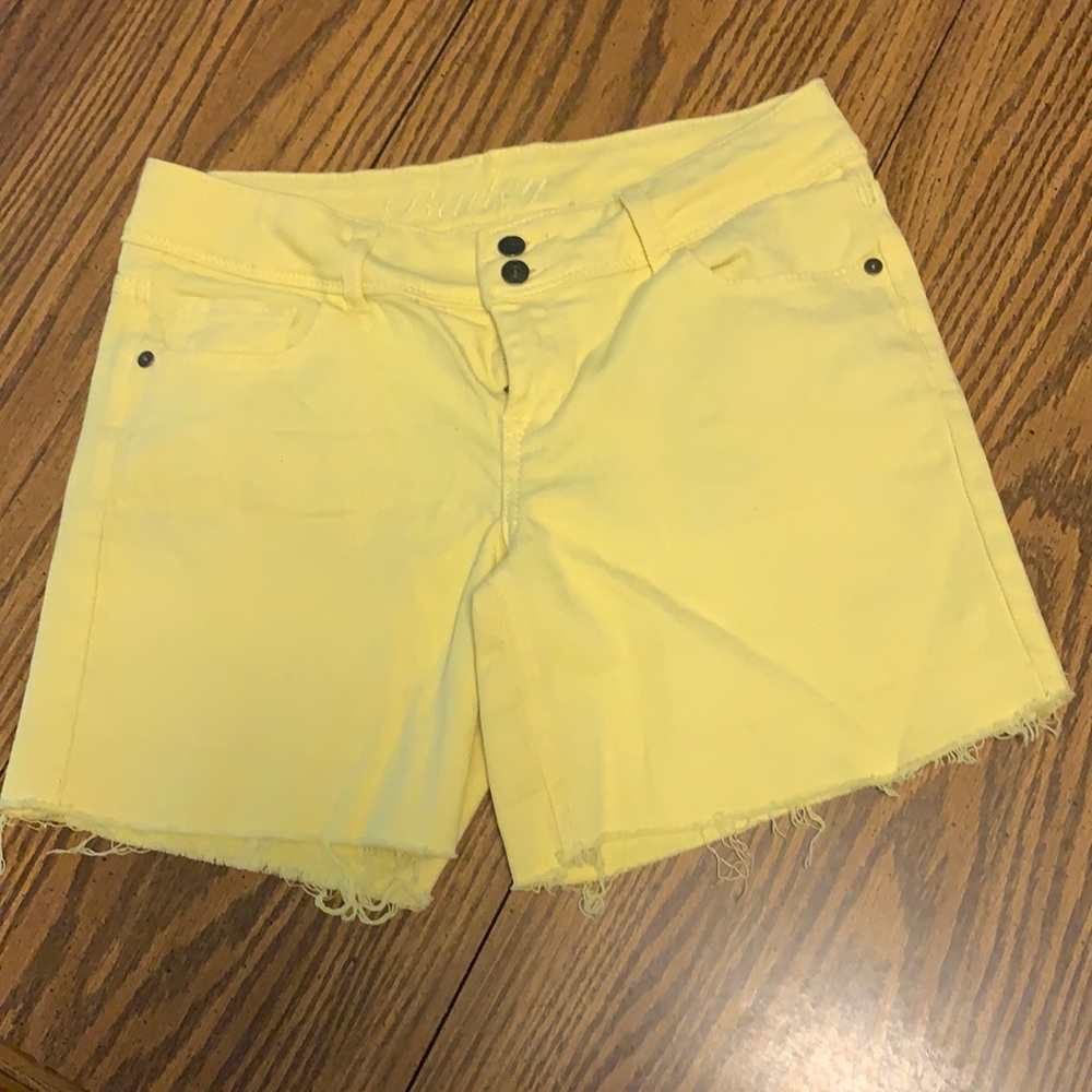 Bailey Delia’s Yellow Shorts, Size 9/10 NWOT
